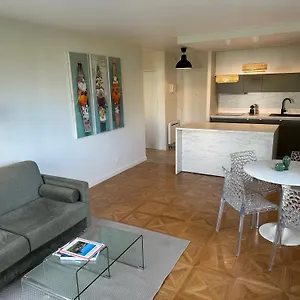 Vue A 100m Des Plages, Classe 4* Appartement